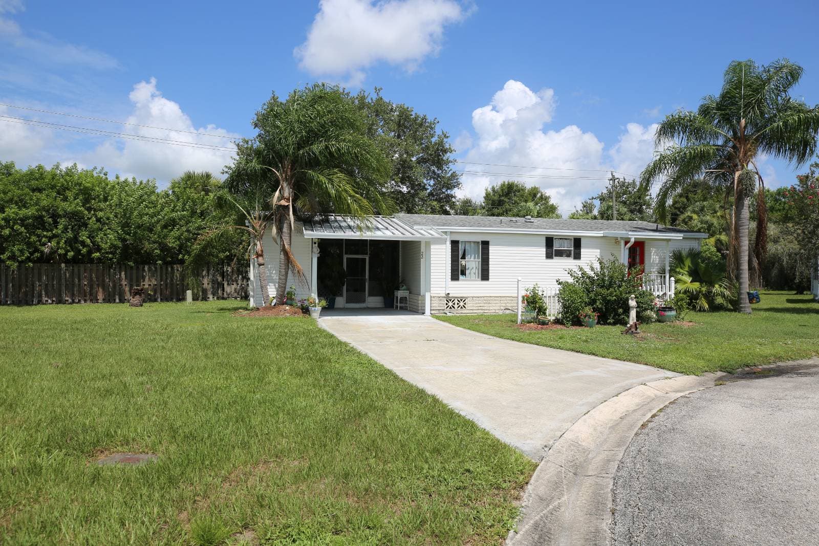 Manufactured home in Vero Beach, FL 32966
