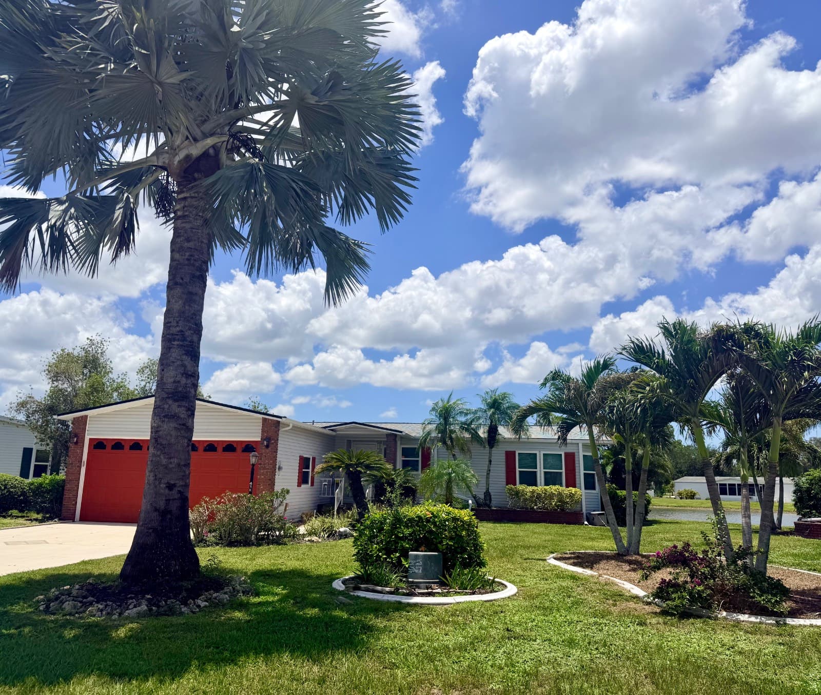 Manufactured home in North Fort Myers, FL 33903