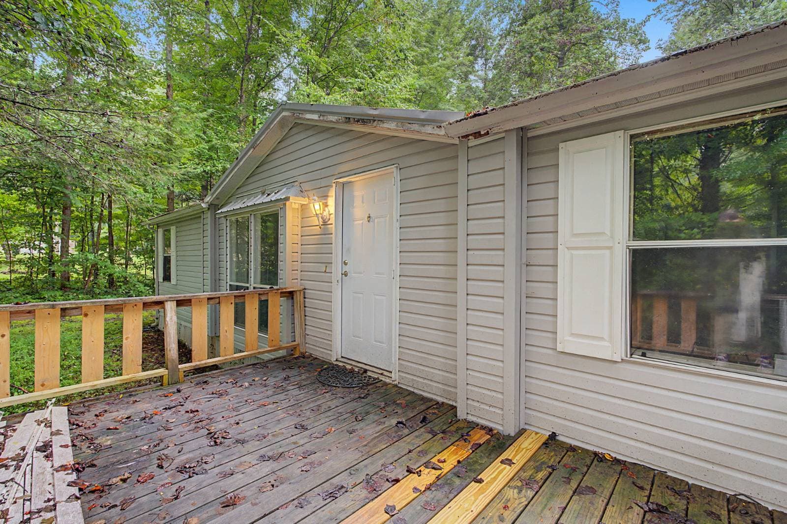 Manufactured home in Cosby, TN 37722
