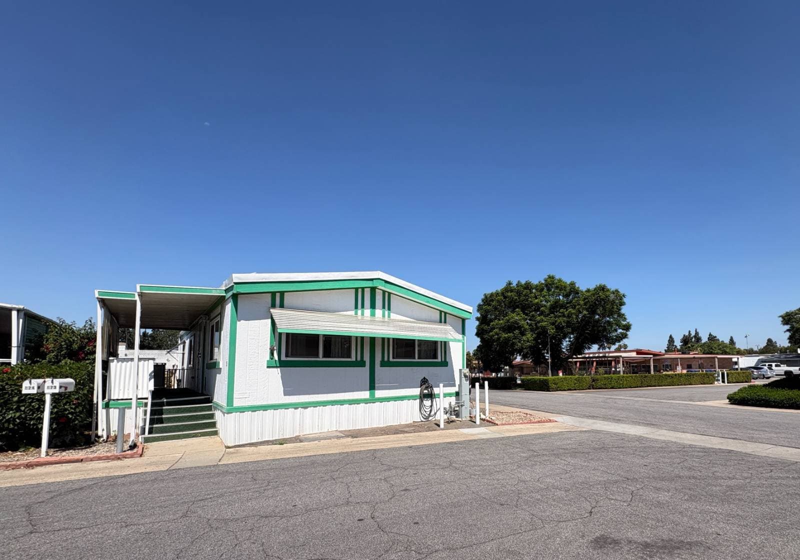 Manufactured home in El Cajon, CA 92021