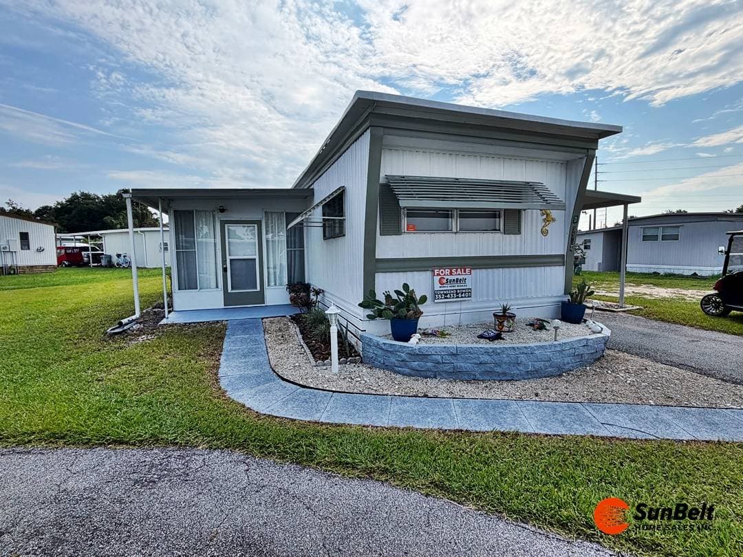 Manufactured home in Leesburg, FL 34788