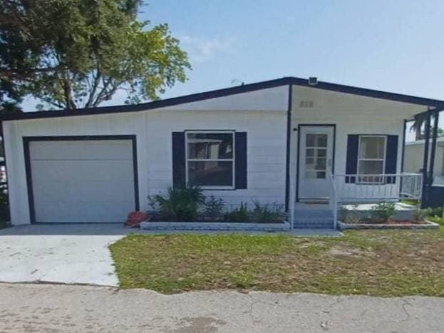 Manufactured home in Orlando, FL 32826