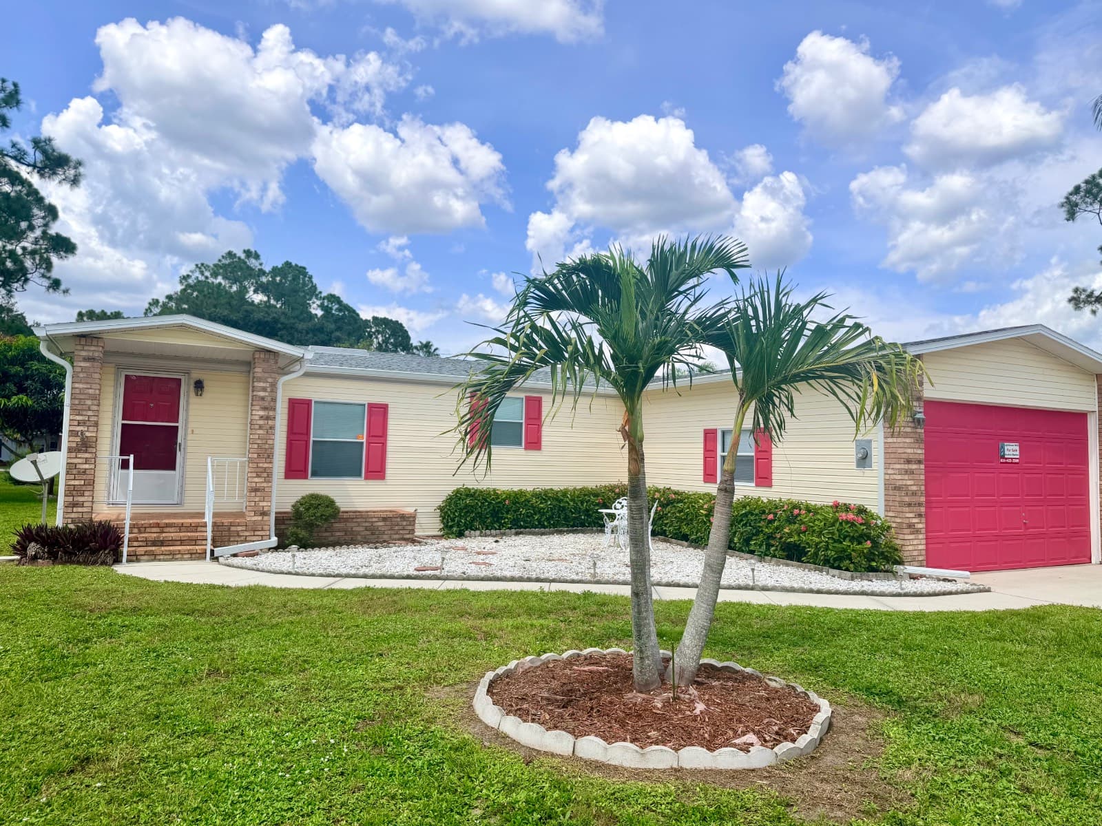 Manufactured home in North Fort Myers, FL 33903