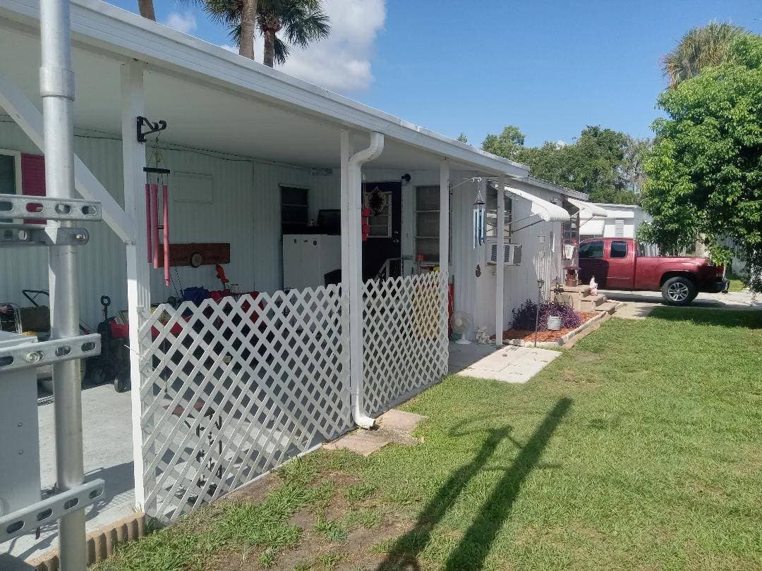 Manufactured home in Eustis, FL 32726