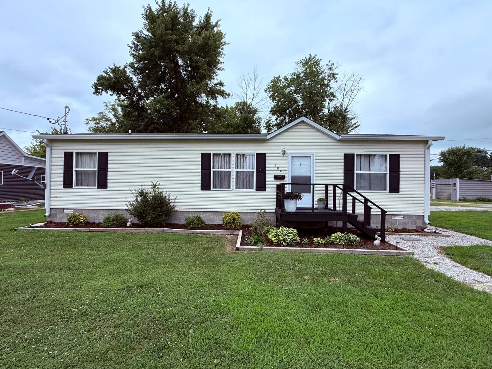 Manufactured home in Olney, IL 62450
