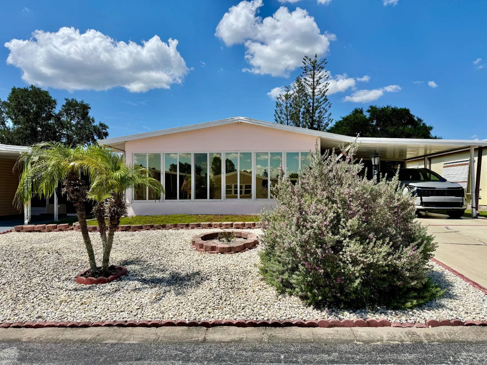Manufactured home in Valrico, FL 33594