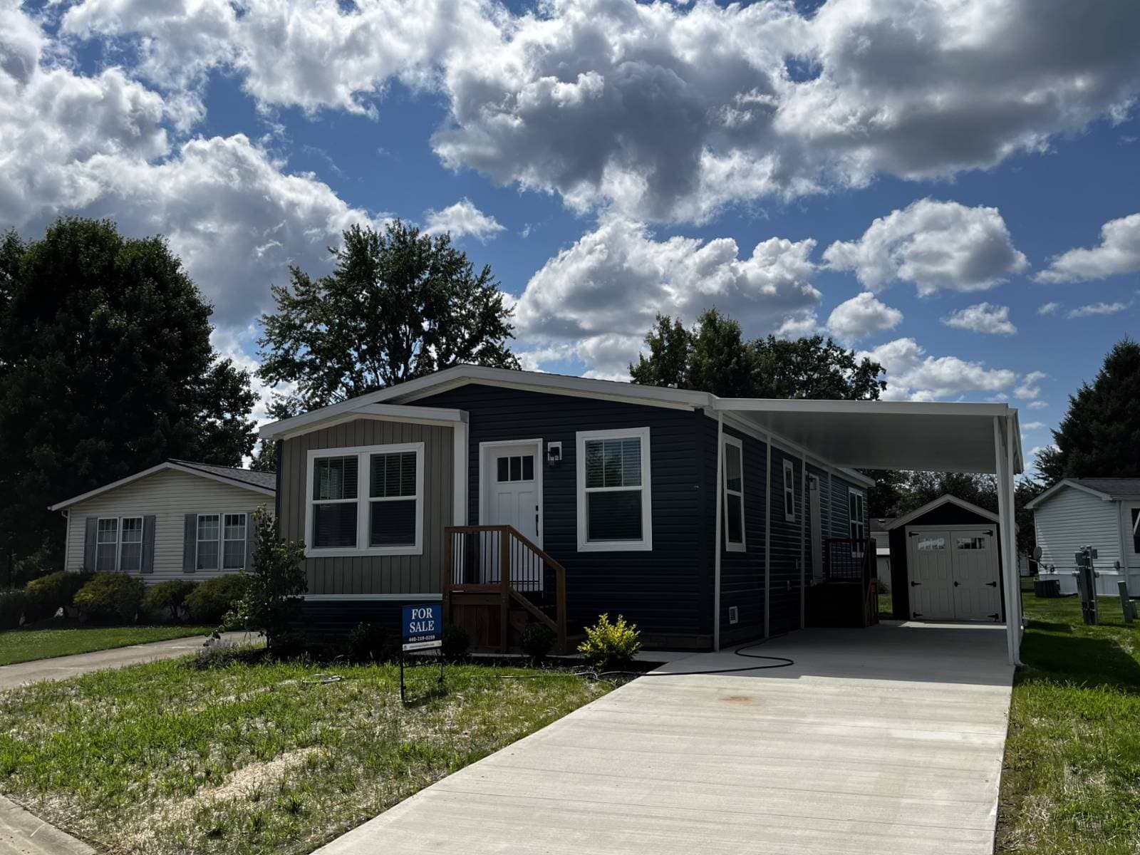 Manufactured home in Olmsted Township, OH 44138