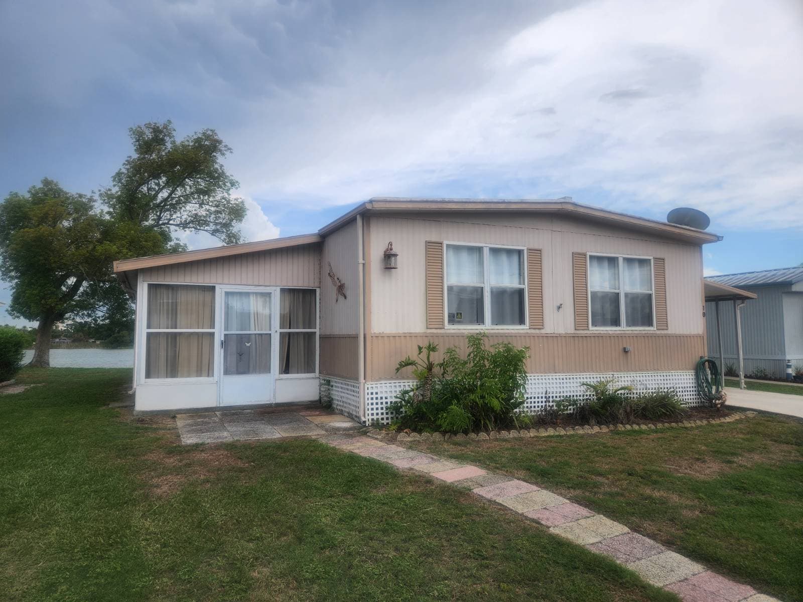 Manufactured home in Lakeland, FL 33801