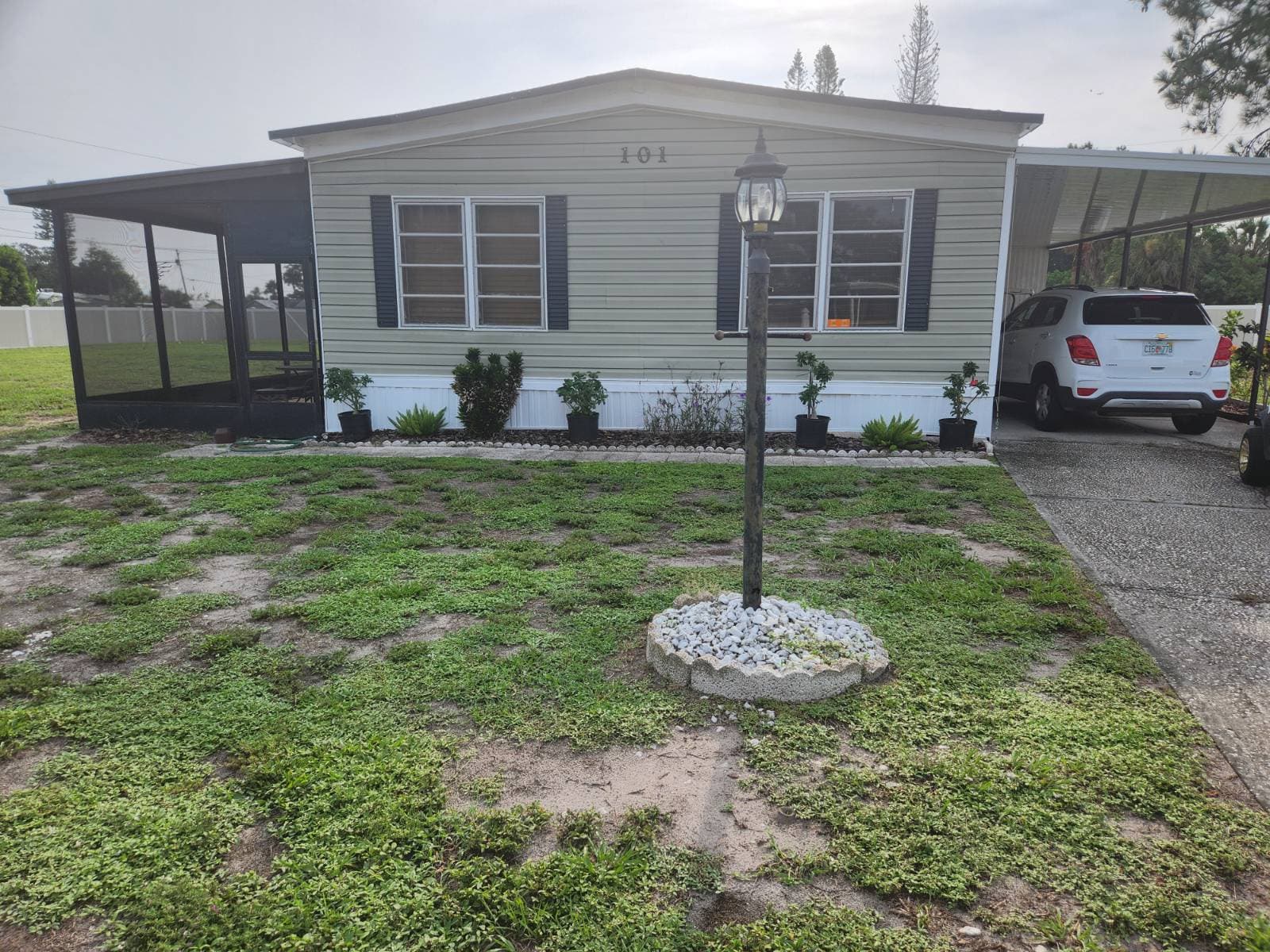 Manufactured home in Ruskin, FL 33570