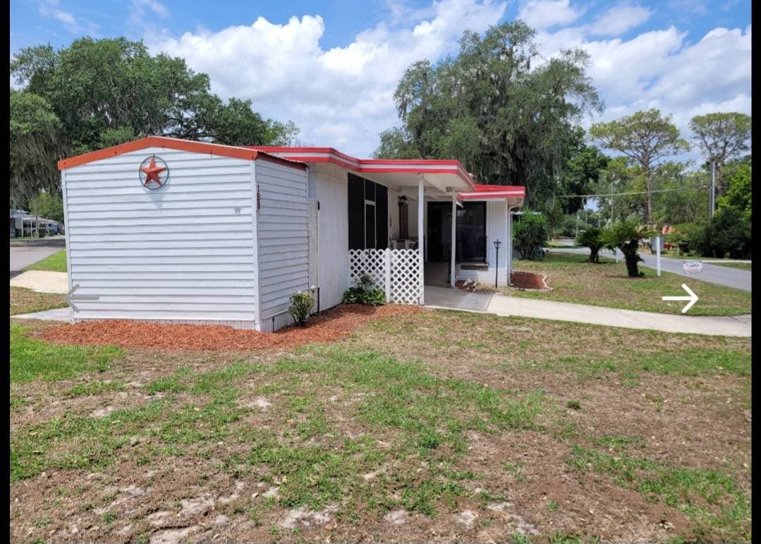 Manufactured home in Leesburg, FL 34748
