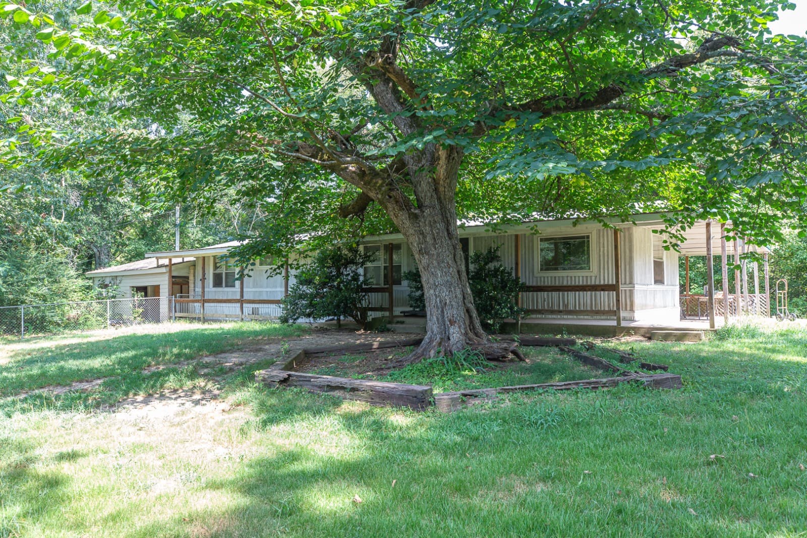 Manufactured home in Cove, AR 71937