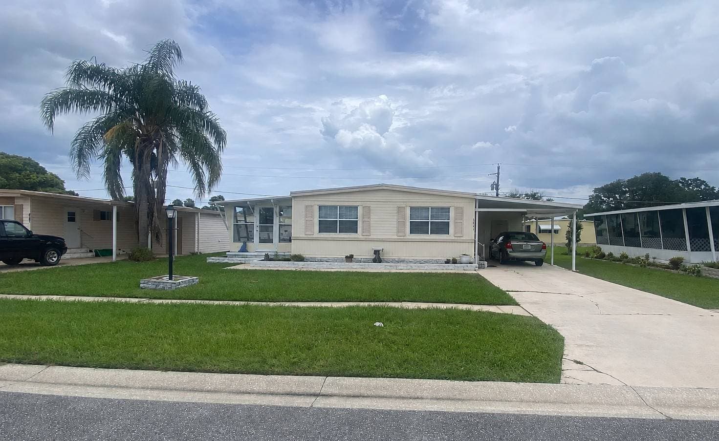 Manufactured home in Port Orange, FL 32127