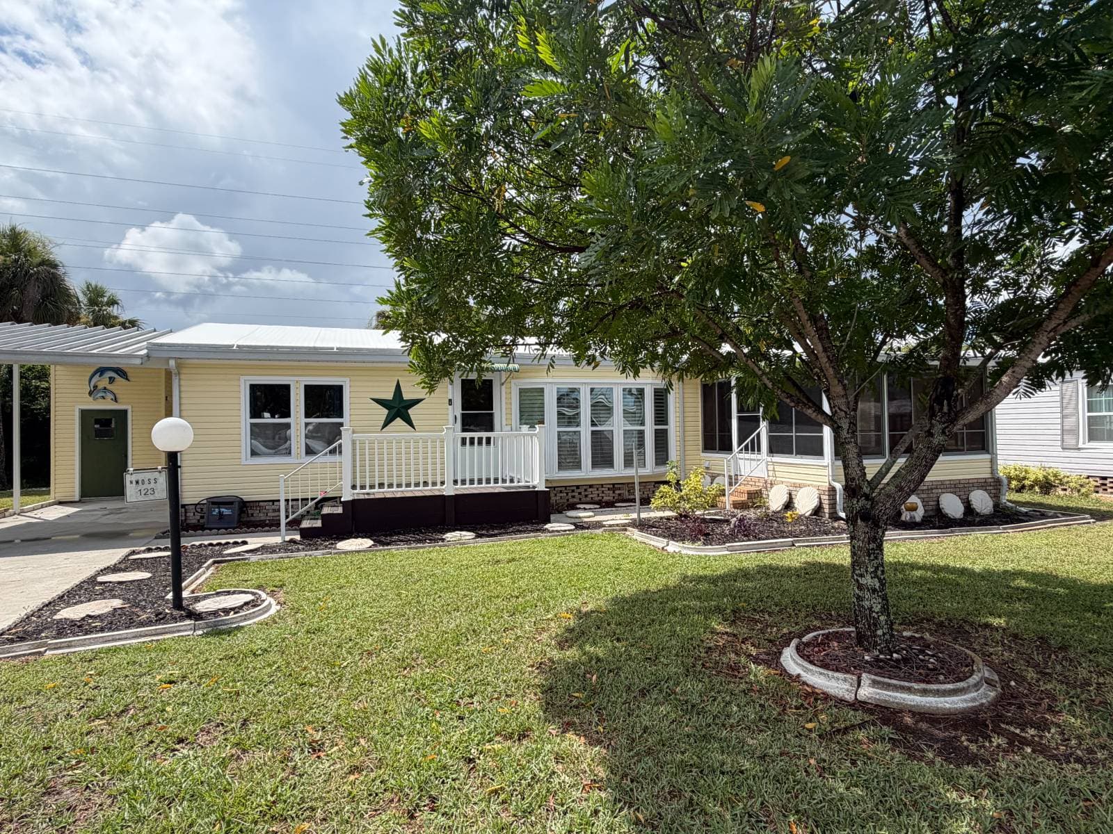 Manufactured home in Fort Myers, FL 33905
