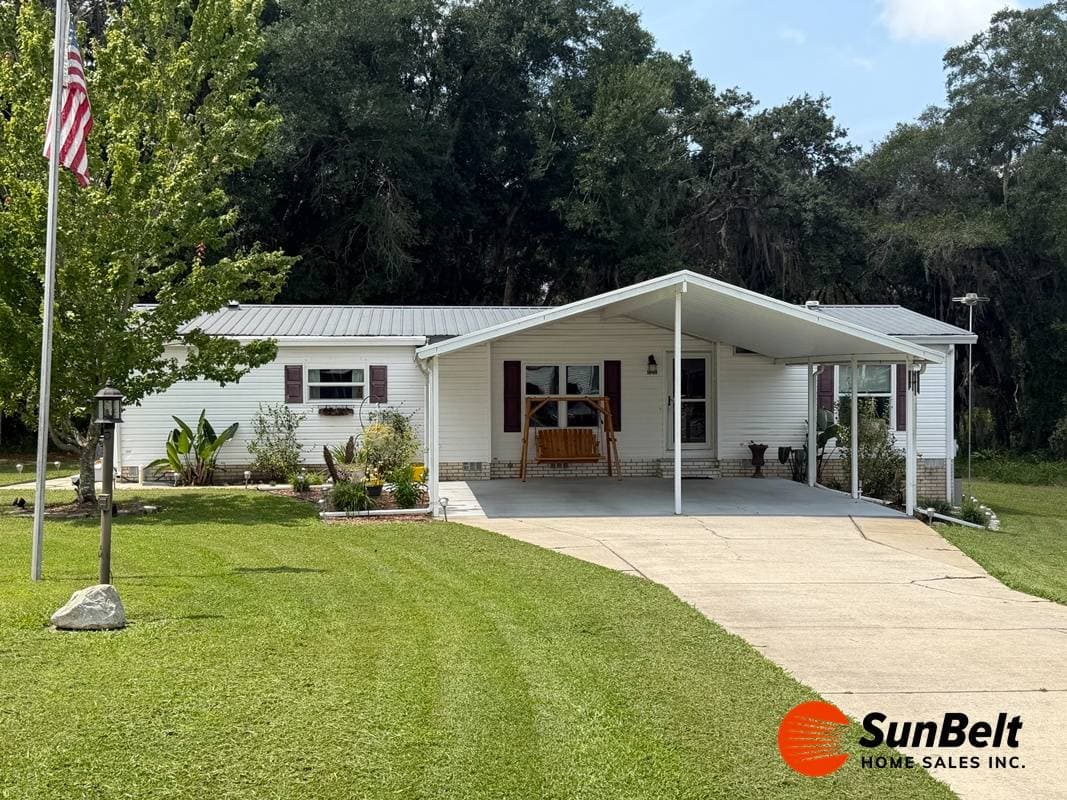 Manufactured home in Leesburg, FL 34748
