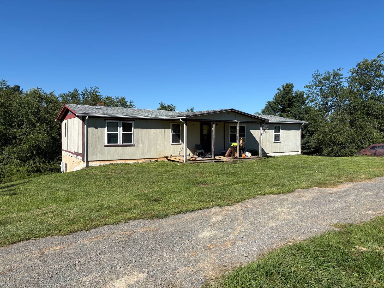 Manufactured home in Galax, VA 24333