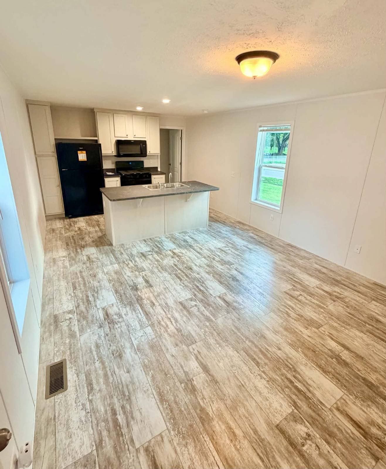 Manufactured home in Anderson, IN 46016