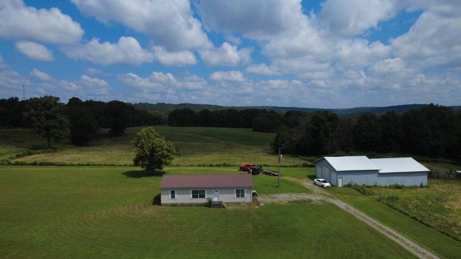 Manufactured home in Golconda, IL 62938