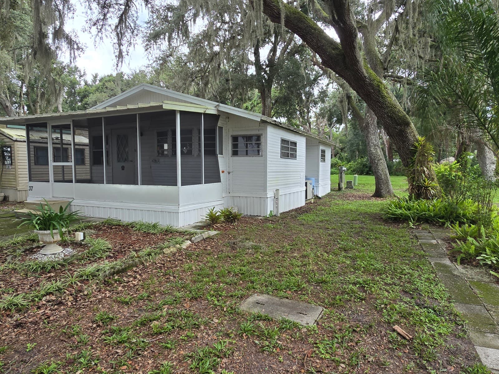 Manufactured home in ZEPHYRHILLS, FL 33540