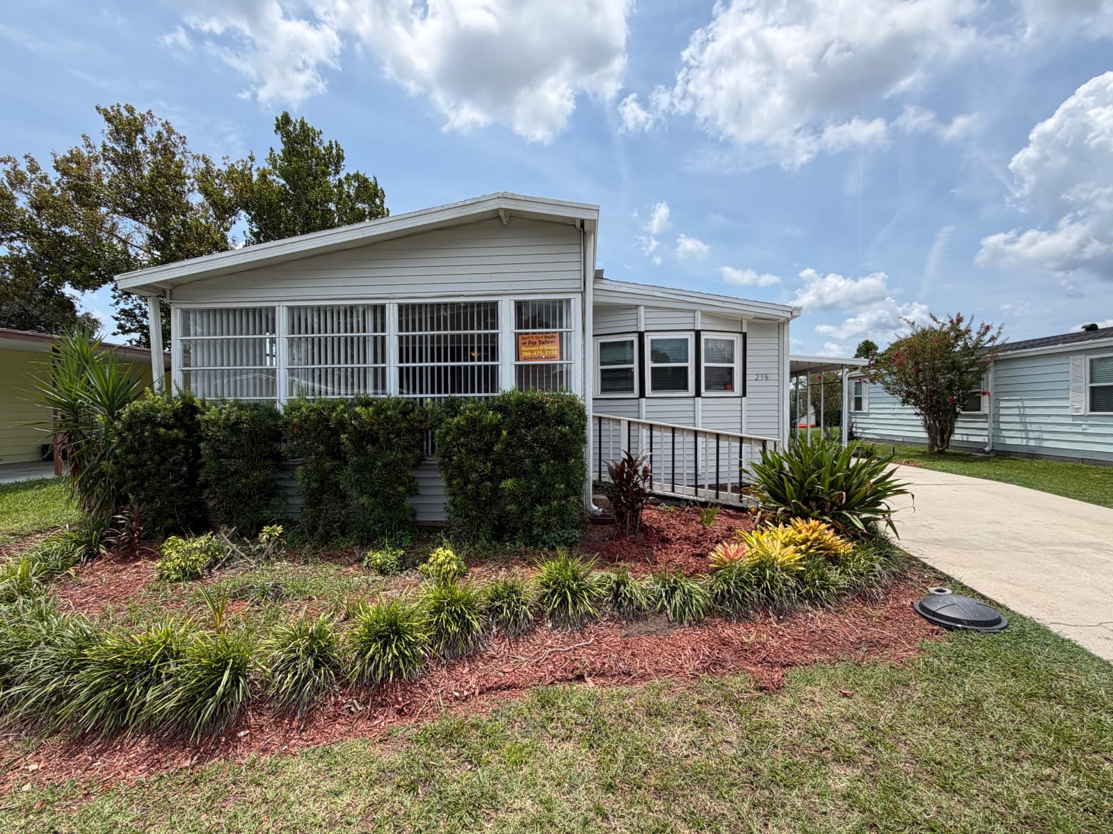 Manufactured home in Edgewater, FL 32141
