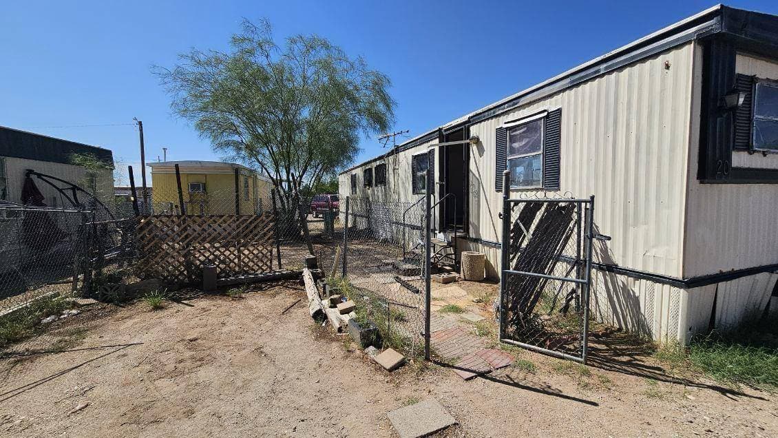 Manufactured home in Tucson, AZ 85706