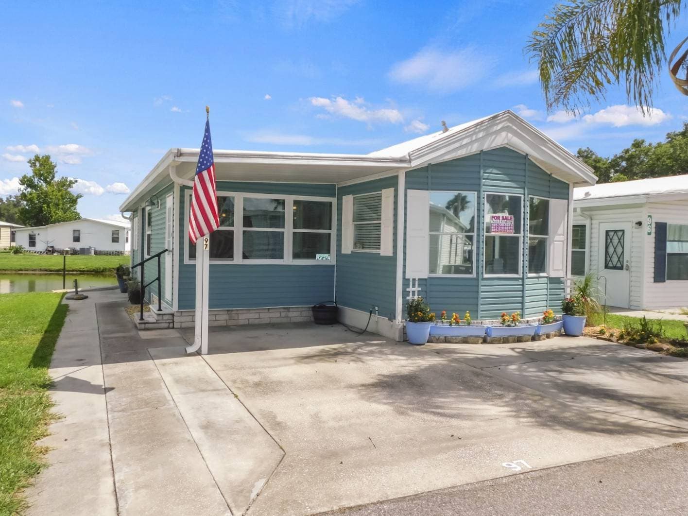 Manufactured home in Zephyrhills, FL 33540