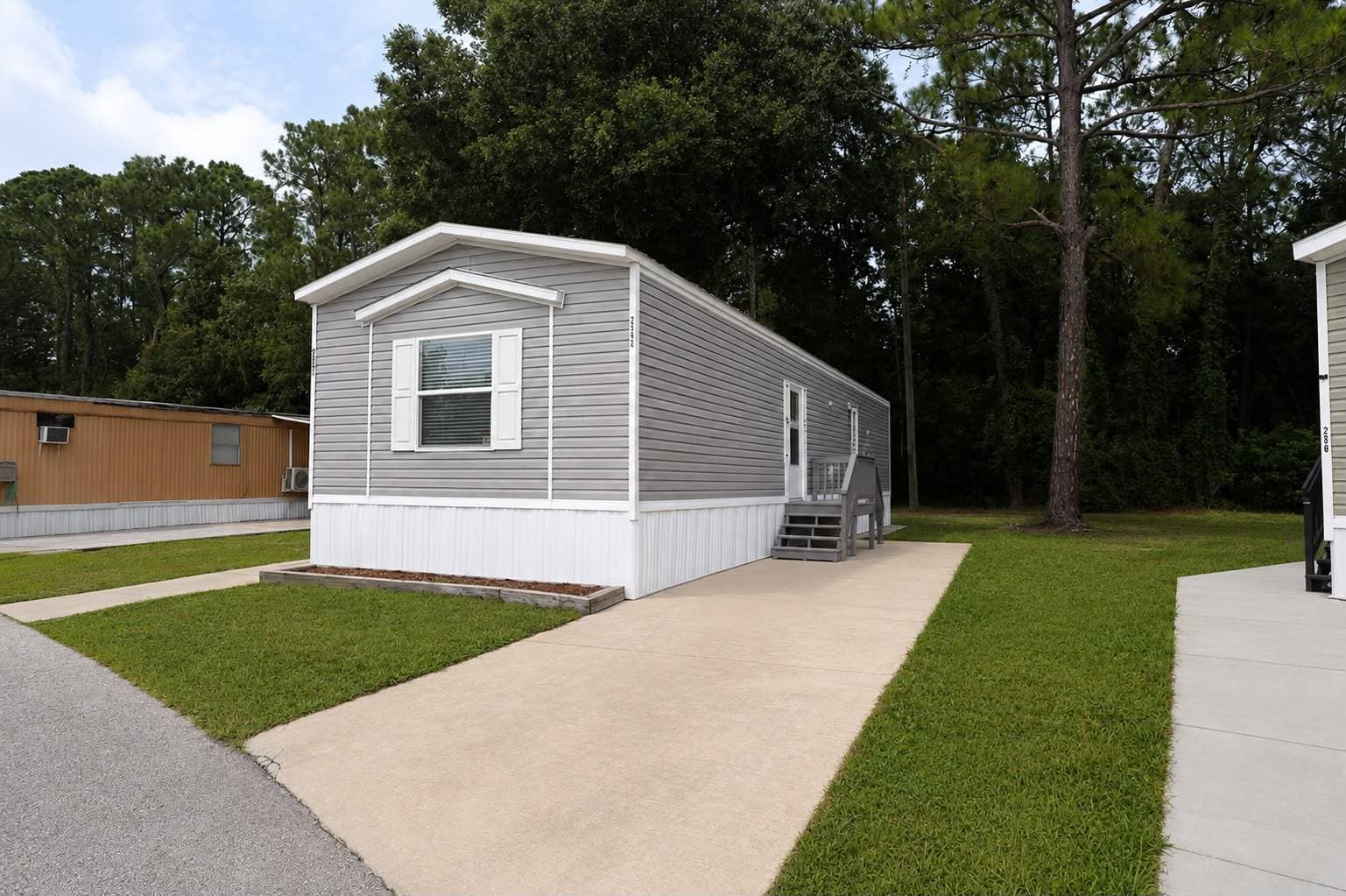Manufactured home in Kissimmee, FL 34746