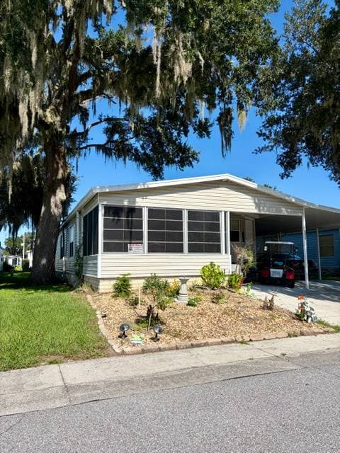 Manufactured home in Zephyrhills, FL 33540