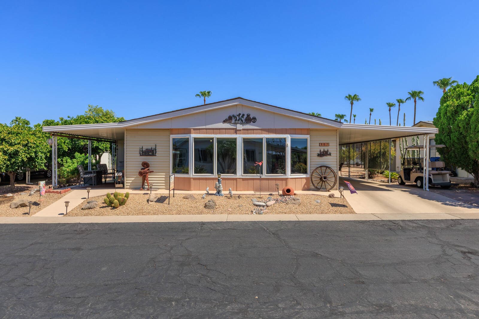 Manufactured home in Mesa, AZ 85215