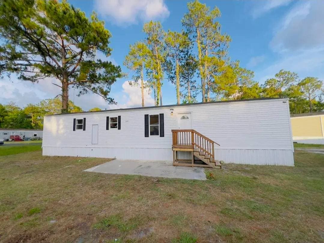 Manufactured home in Jacksonville, FL 32220