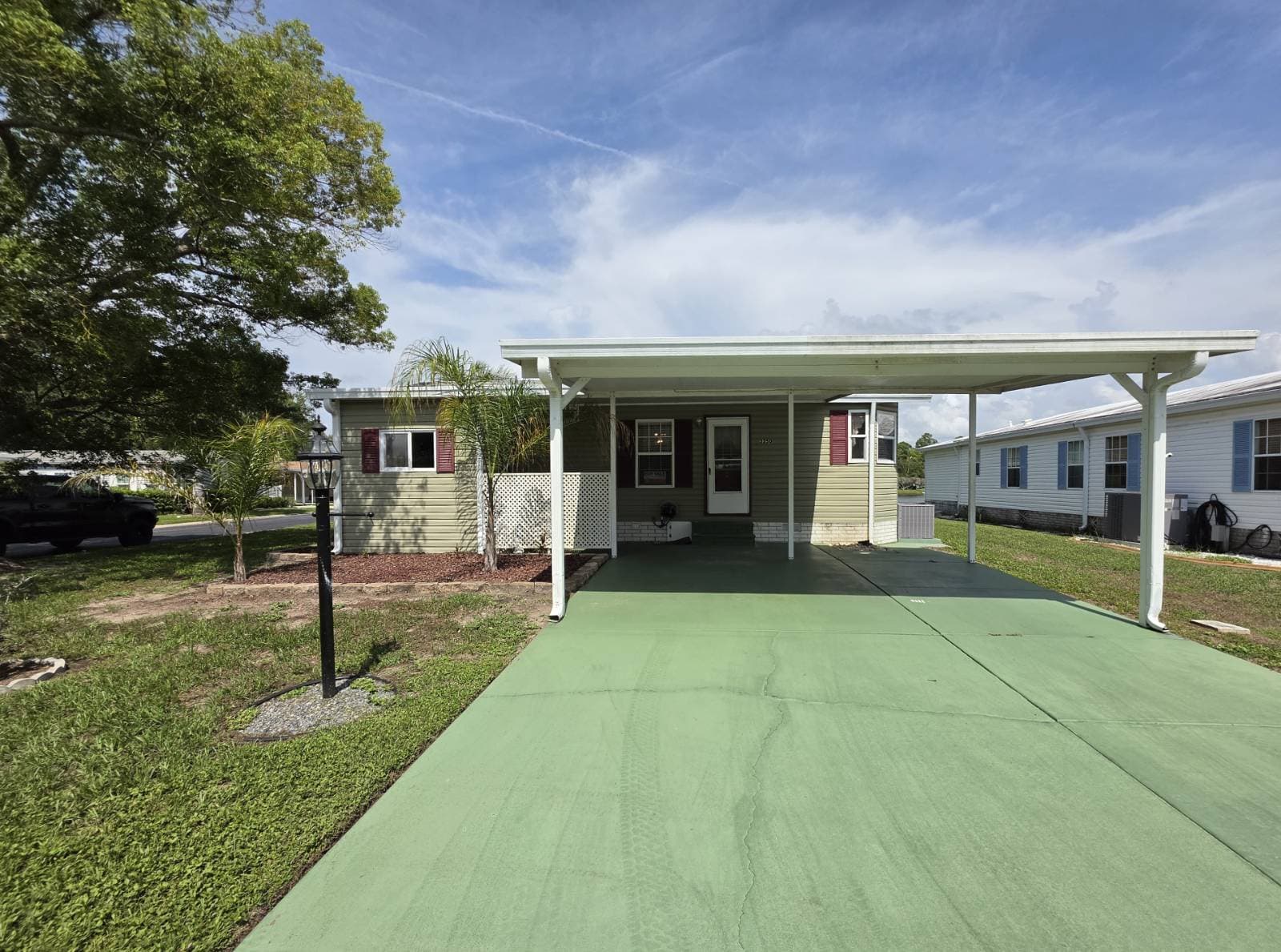 Manufactured home in Spring Hill, FL 34607
