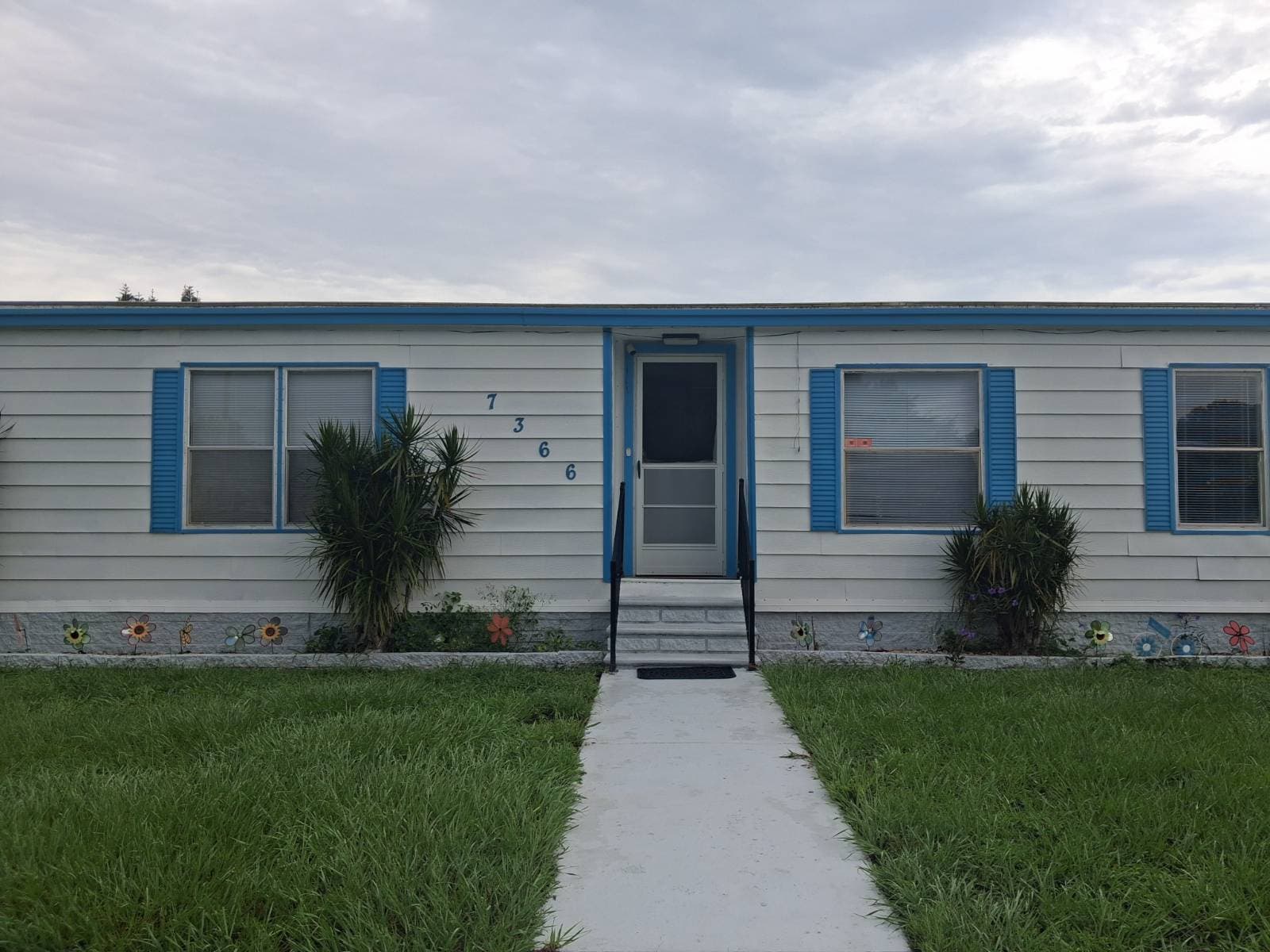 Manufactured home in Pinellas Park, FL 33781