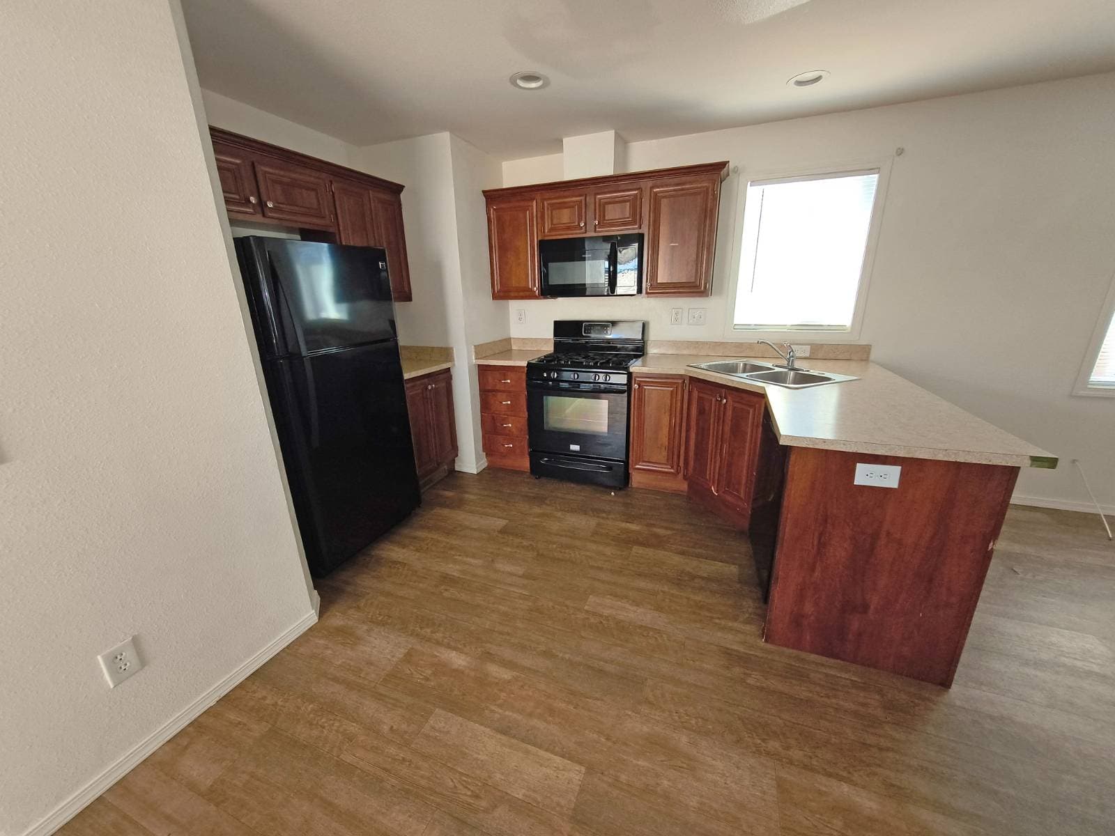 Manufactured home in Bakersfield, CA 93308