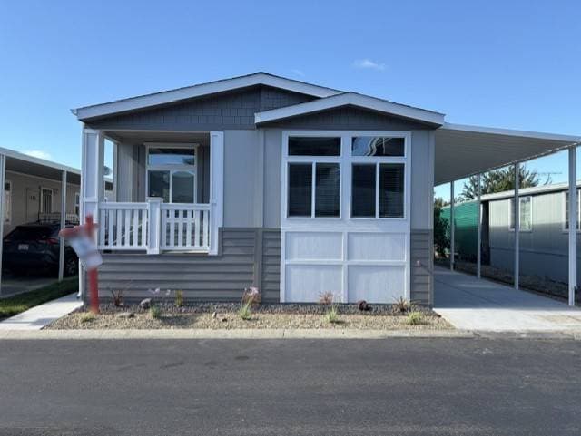 Manufactured home in Hayward, CA 94545