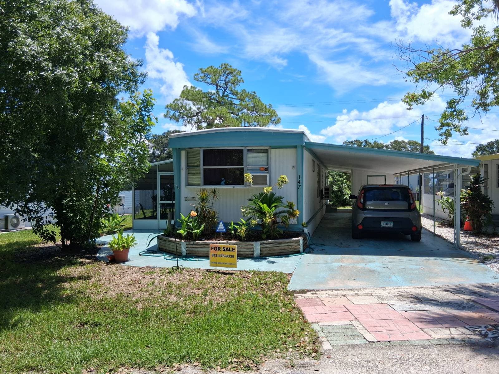Manufactured home in Ruskin, FL 33570