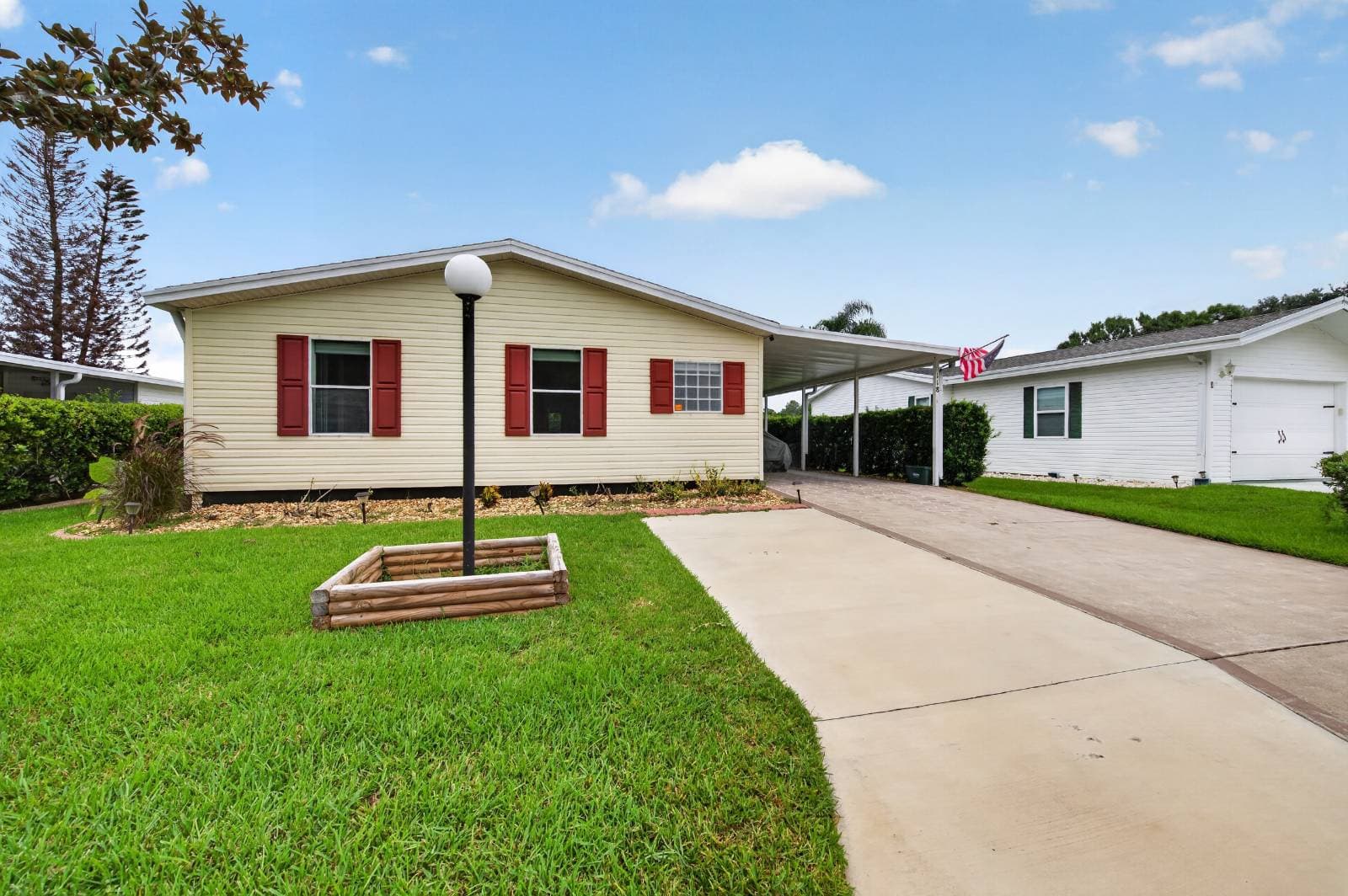 Manufactured home in Ormond Beach, FL 32174