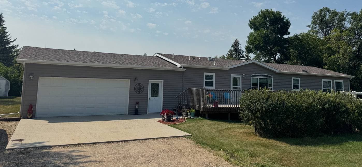 Manufactured home in Willow City, ND 58384