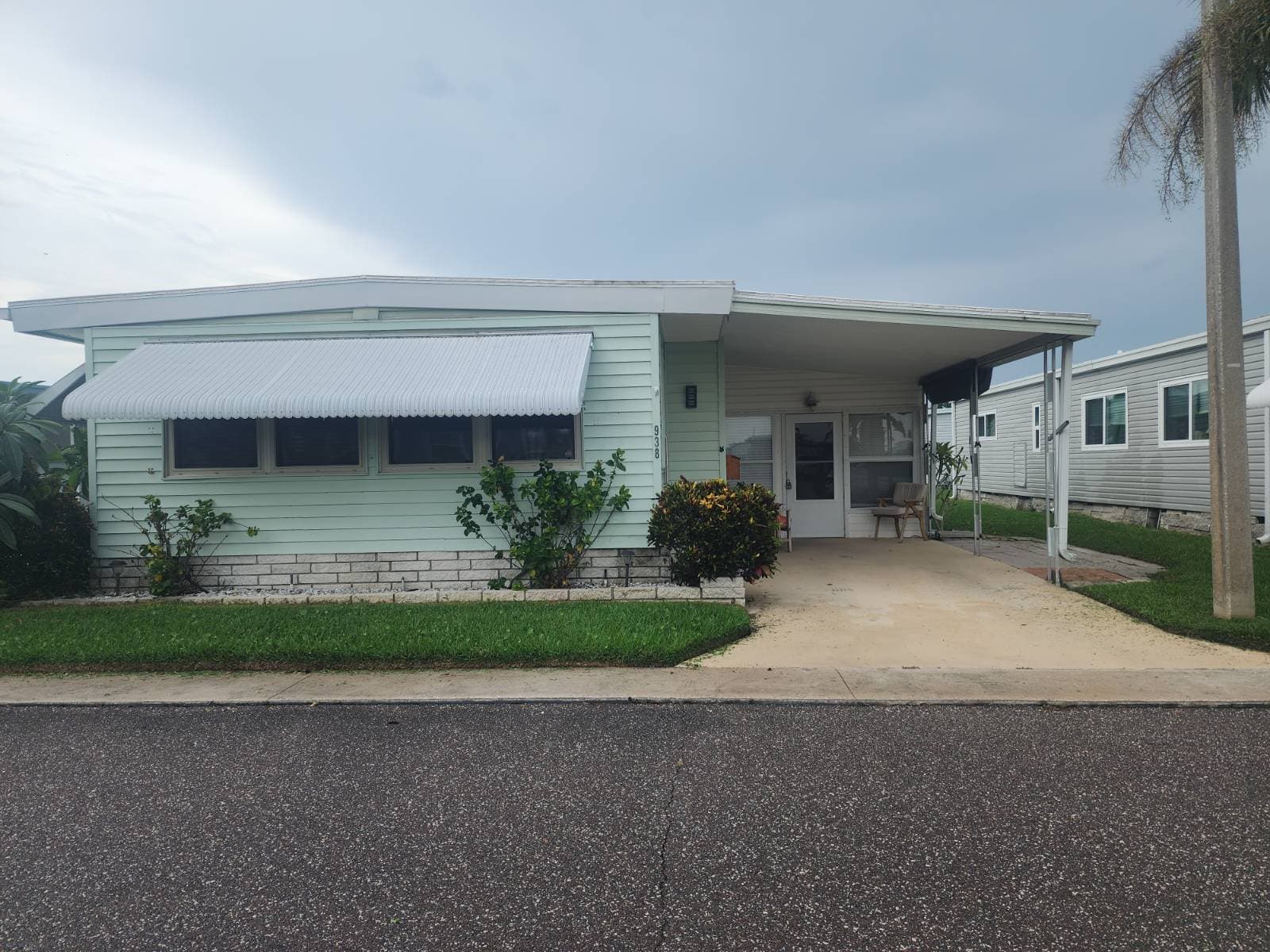 Manufactured home in Largo, FL 33771