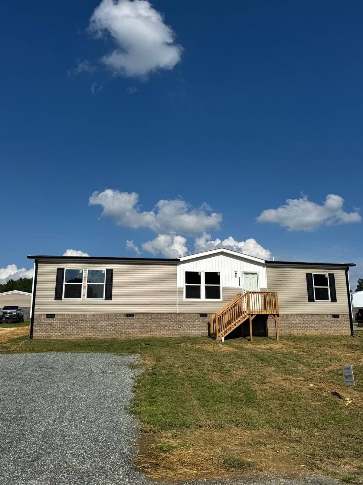 Manufactured home in Burlington, NC 27217