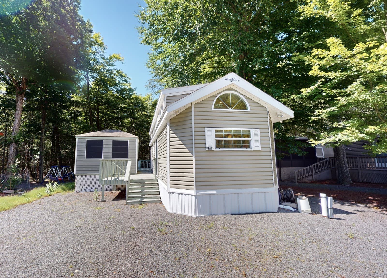 Manufactured home in Gouldsboro, PA 18424