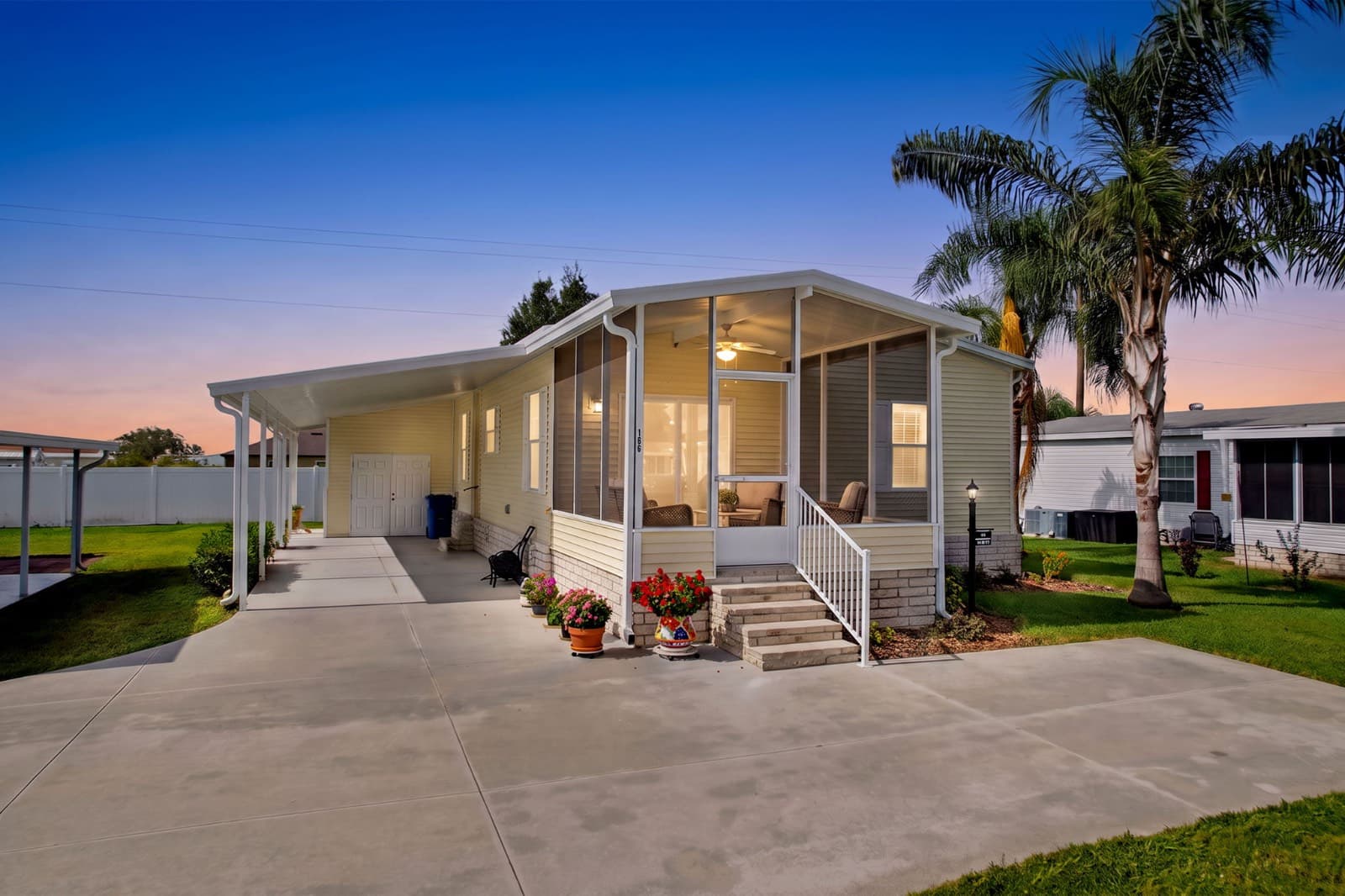 Manufactured home in Winter Haven, FL 33880