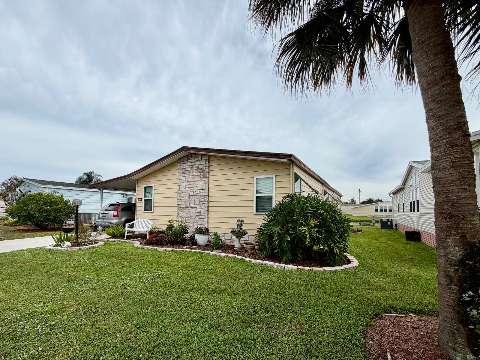Manufactured home in Melbourne, FL 32904