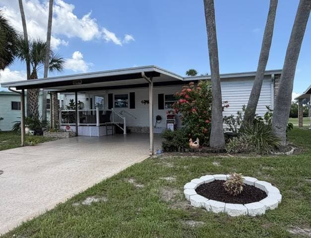 Manufactured home in Ruskin, FL 33570