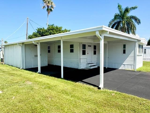 Manufactured home in Naples, FL 34110