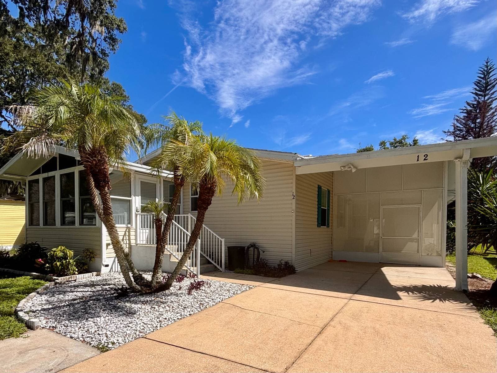 Manufactured home in Daytona Beach, FL 32119