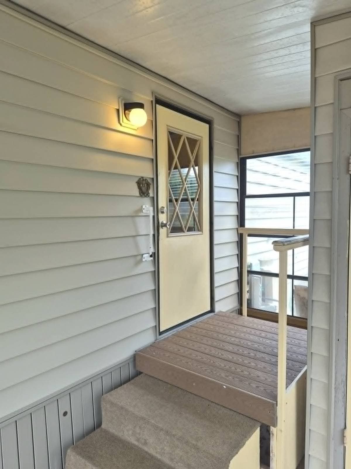 Screened Patio Entry