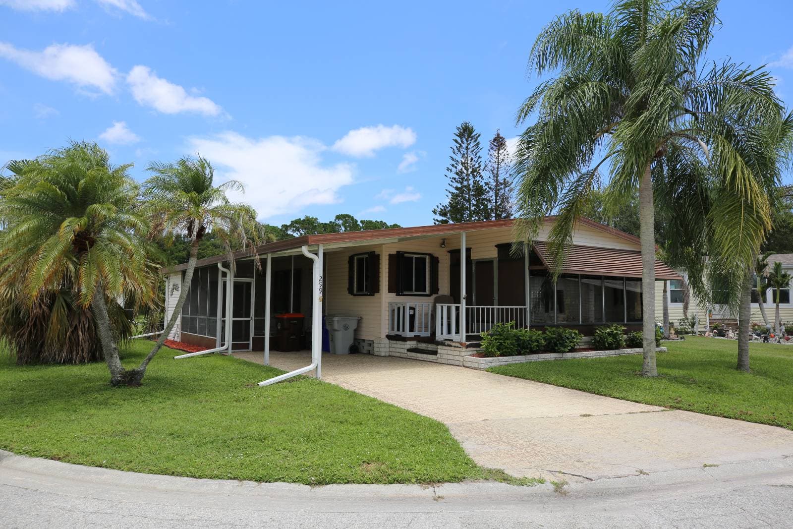 Manufactured home in vero beach, FL 32966