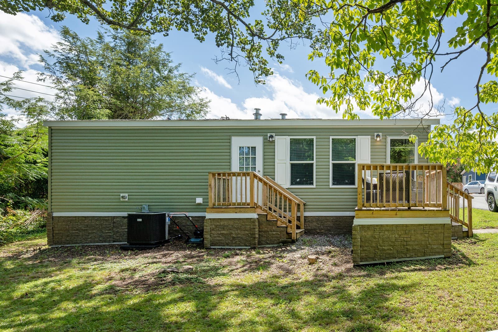 Manufactured home in Hendersonville, NC 28739