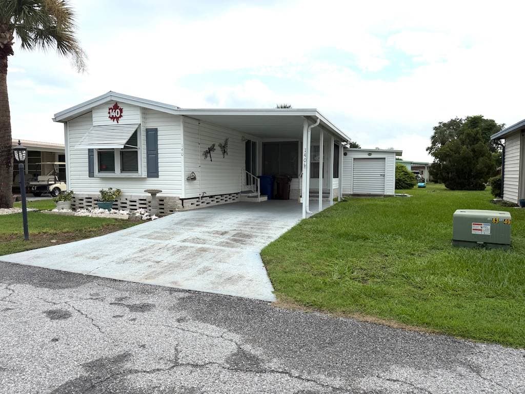 Manufactured home in Mulberry, FL 33860