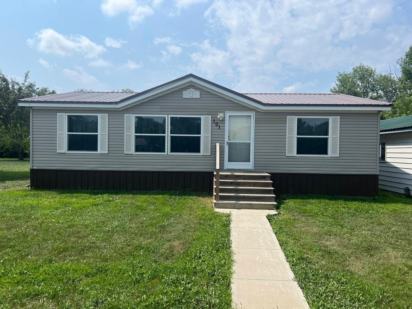 Manufactured home in Geddes, SD 57342