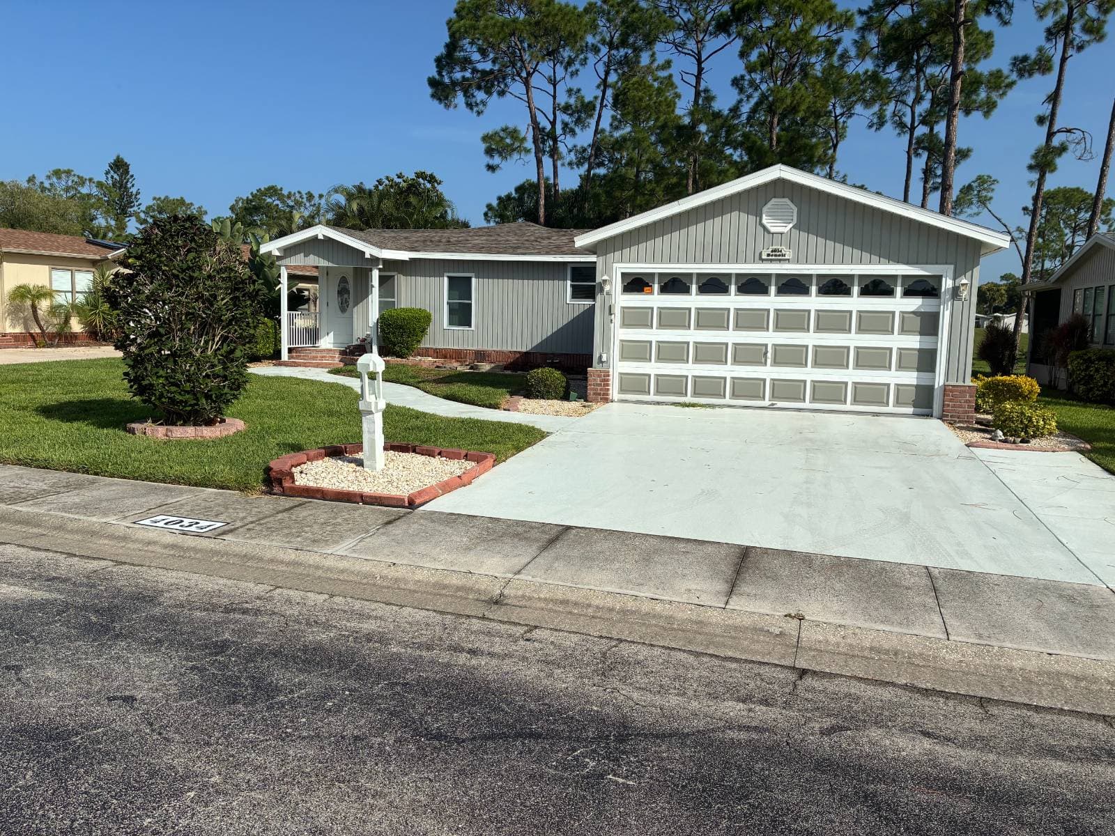 Manufactured home in North Fort Myers, FL 33903